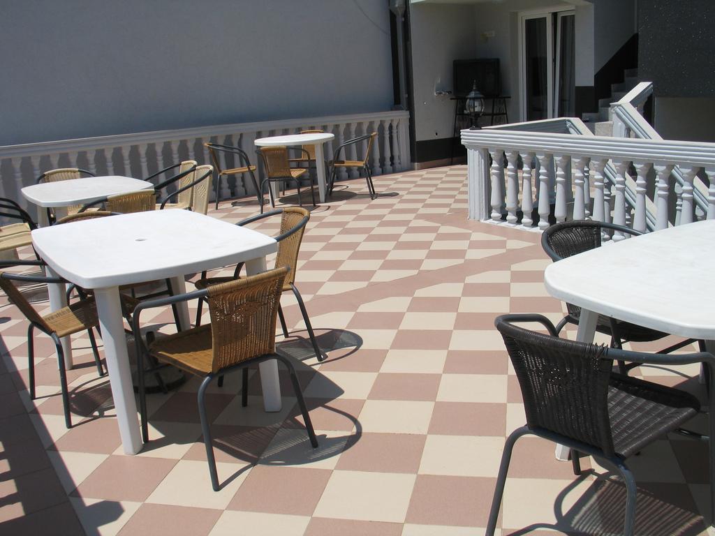 Guest House Dena Dobra Voda Zewnętrze zdjęcie
