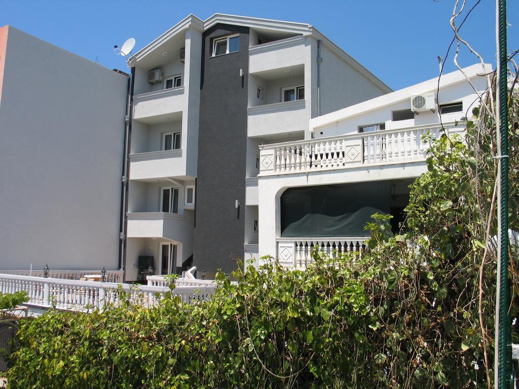 Guest House Dena Dobra Voda Zewnętrze zdjęcie